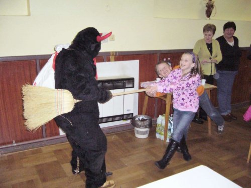 Mikulášské zpívání u stromečku - 3.12.2010